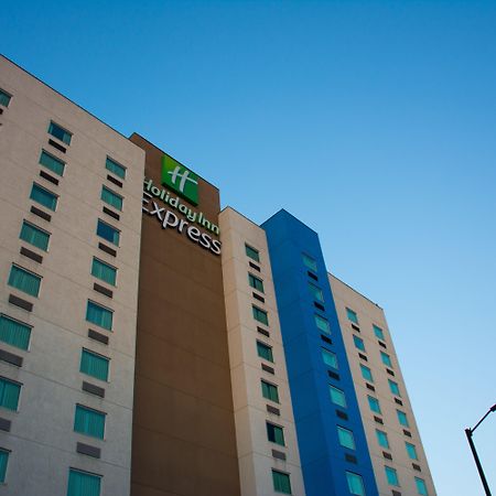 Holiday Inn Express Saltillo Zona Aeropuerto By Ihg Exterior photo