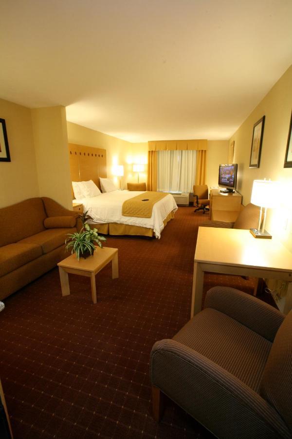 Holiday Inn Express Saltillo Zona Aeropuerto By Ihg Exterior photo
