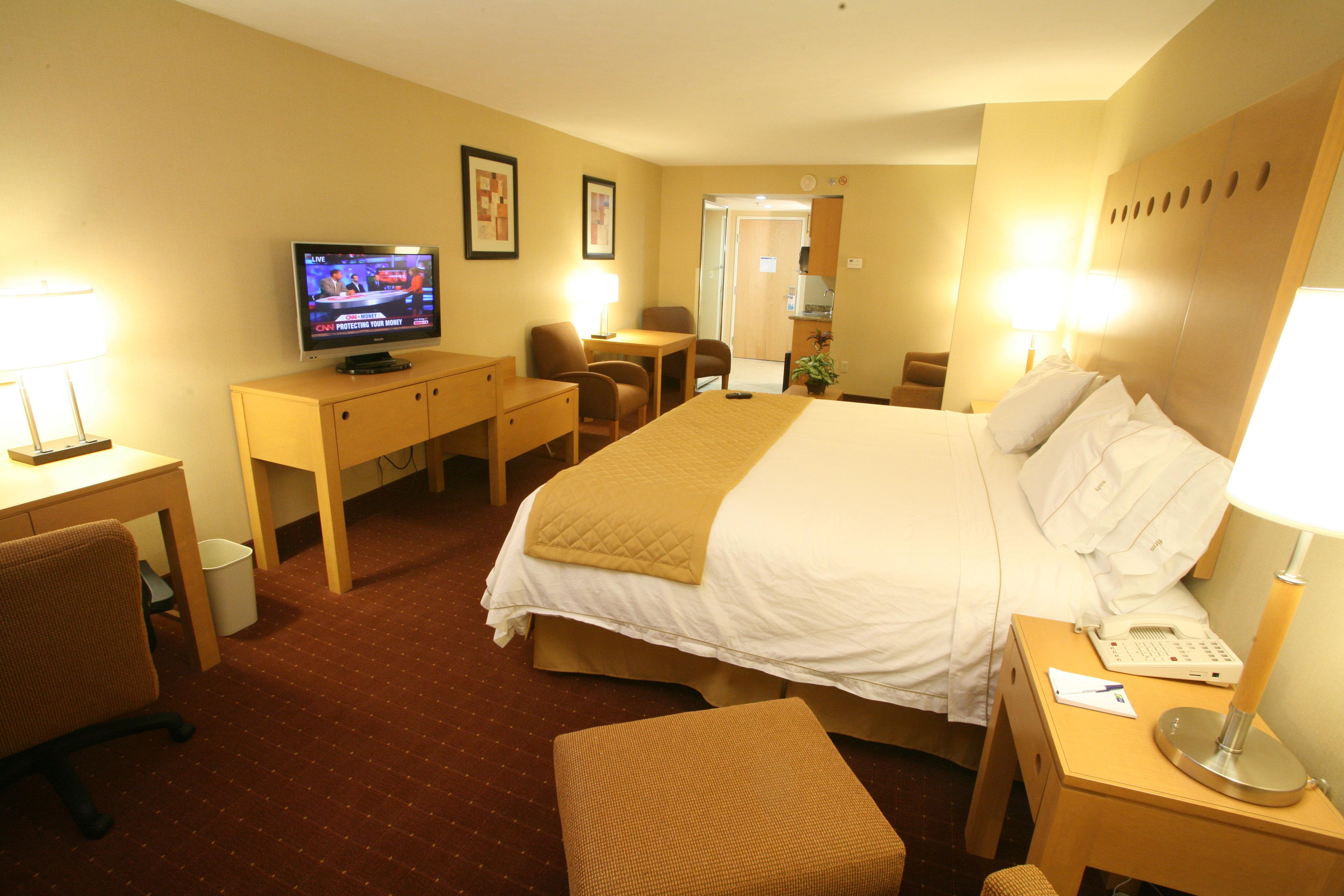 Holiday Inn Express Saltillo Zona Aeropuerto By Ihg Exterior photo