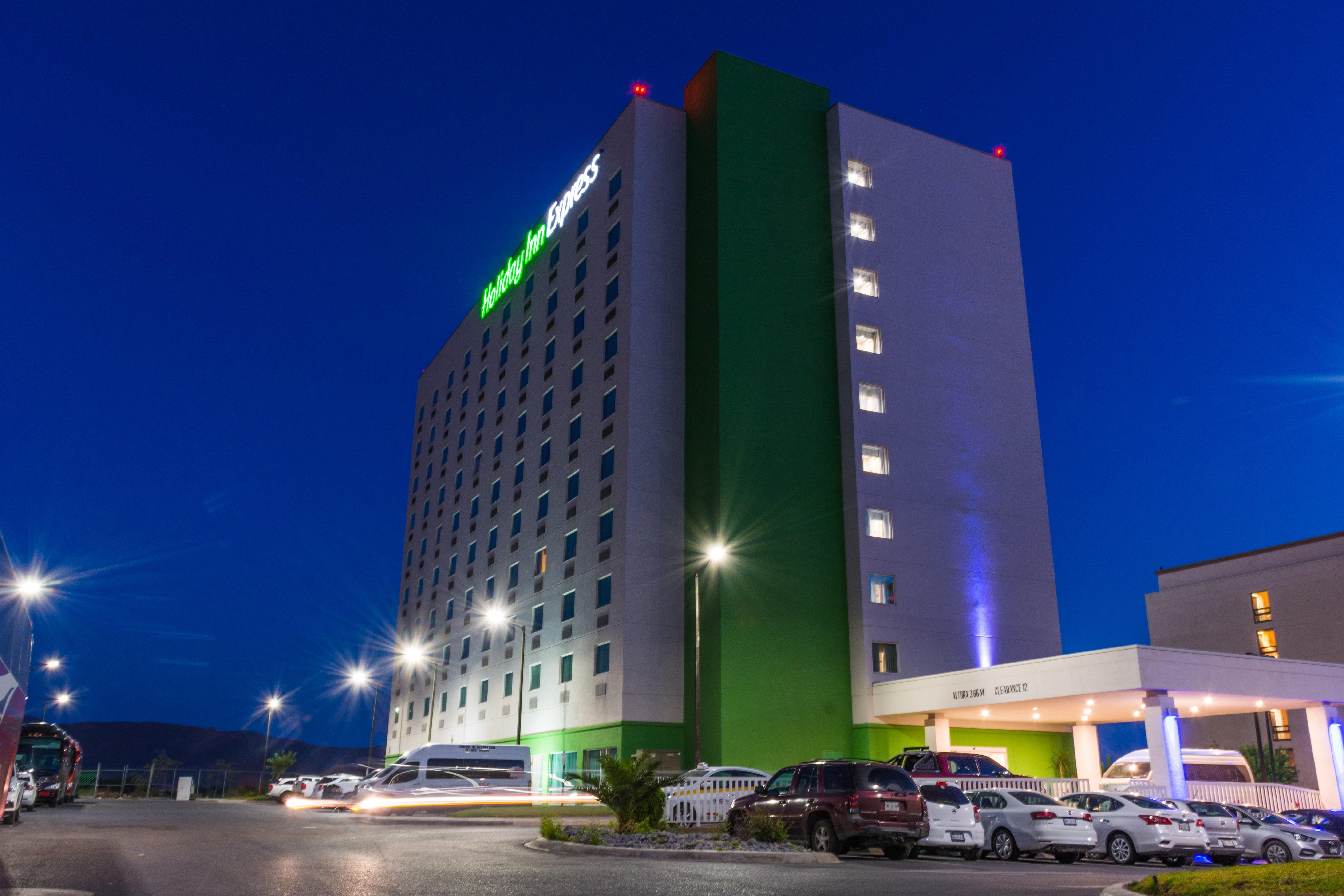 Holiday Inn Express Saltillo Zona Aeropuerto By Ihg Exterior photo