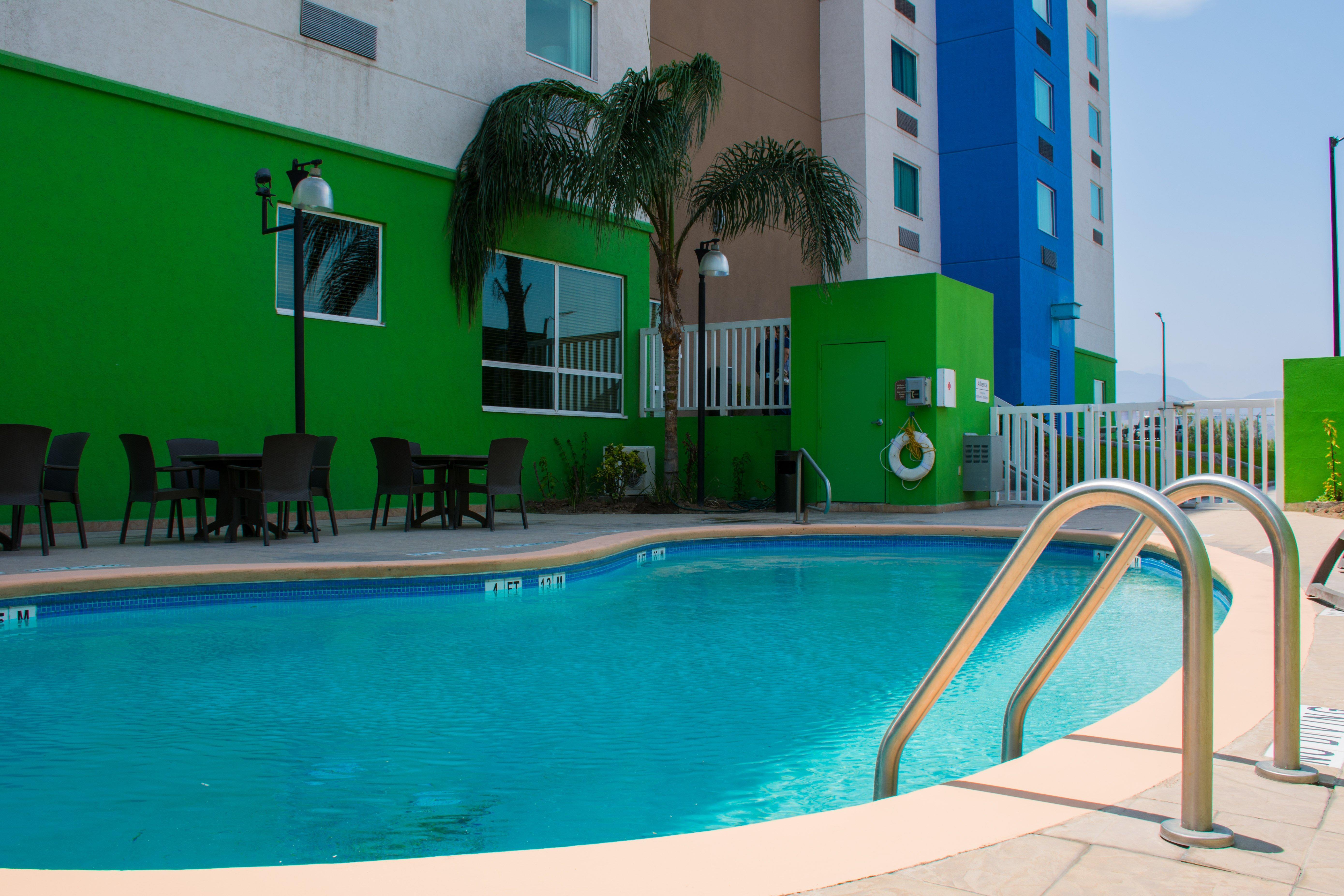 Holiday Inn Express Saltillo Zona Aeropuerto By Ihg Exterior photo