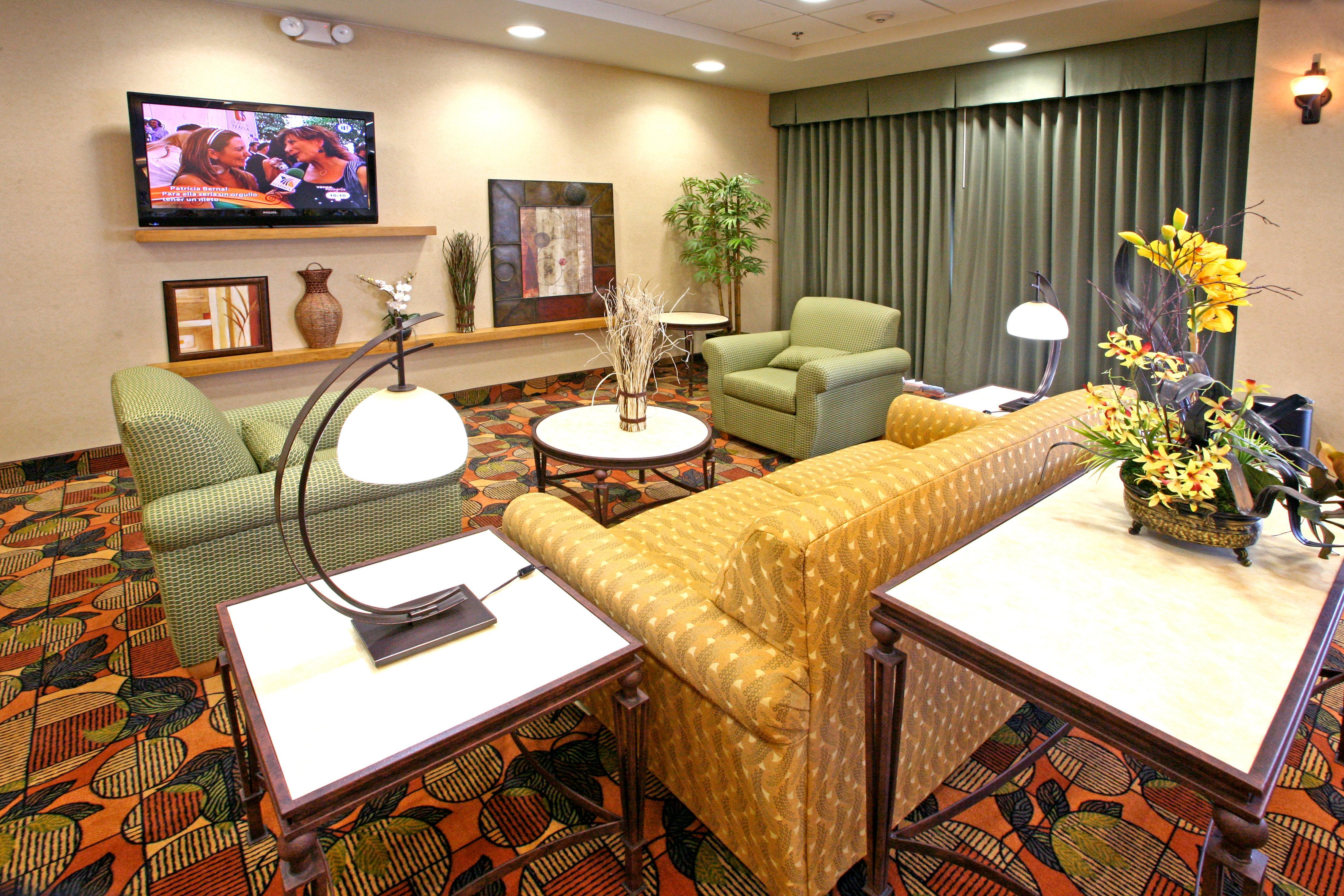 Holiday Inn Express Saltillo Zona Aeropuerto By Ihg Exterior photo