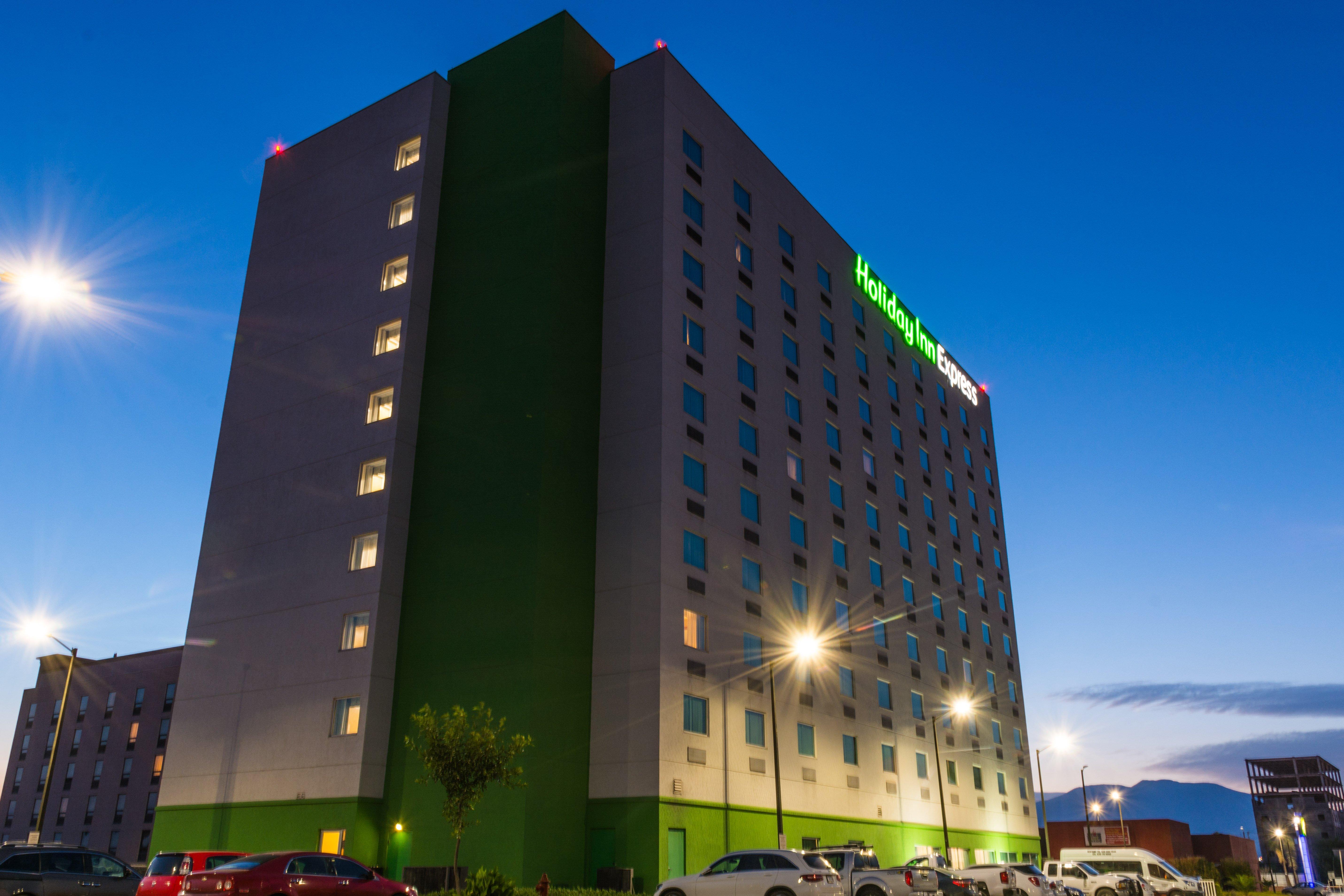 Holiday Inn Express Saltillo Zona Aeropuerto By Ihg Exterior photo