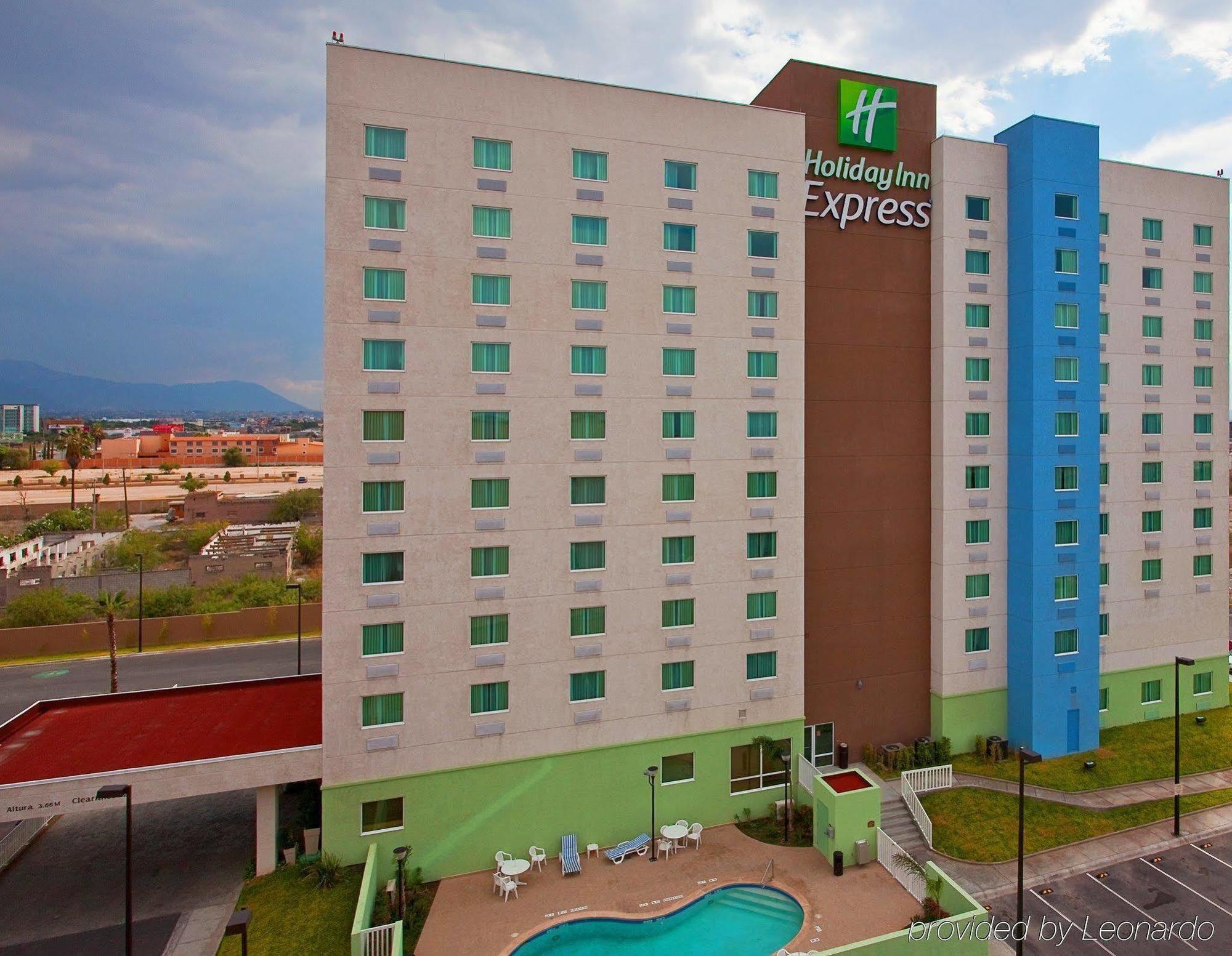 Holiday Inn Express Saltillo Zona Aeropuerto By Ihg Exterior photo