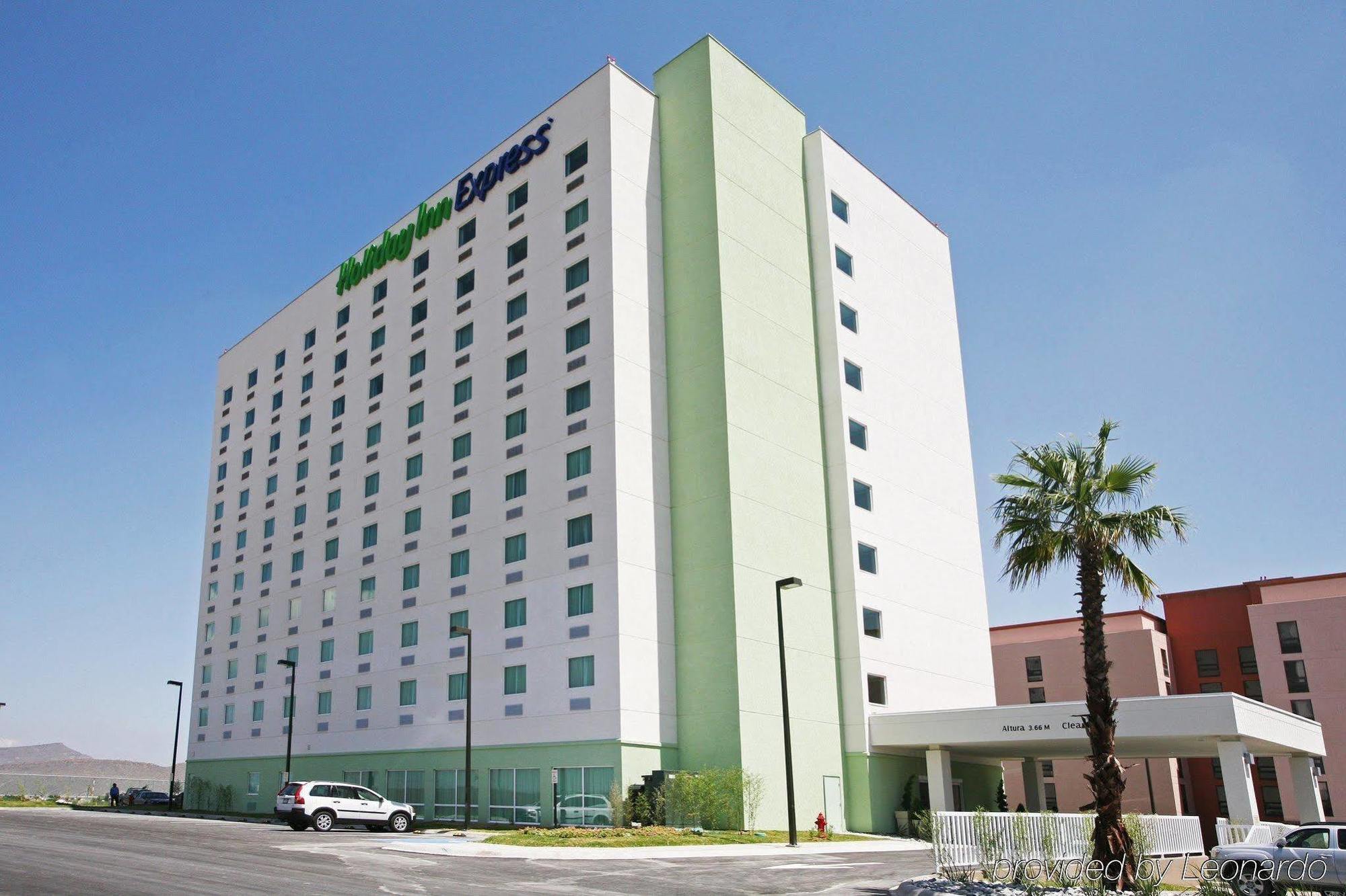 Holiday Inn Express Saltillo Zona Aeropuerto By Ihg Exterior photo