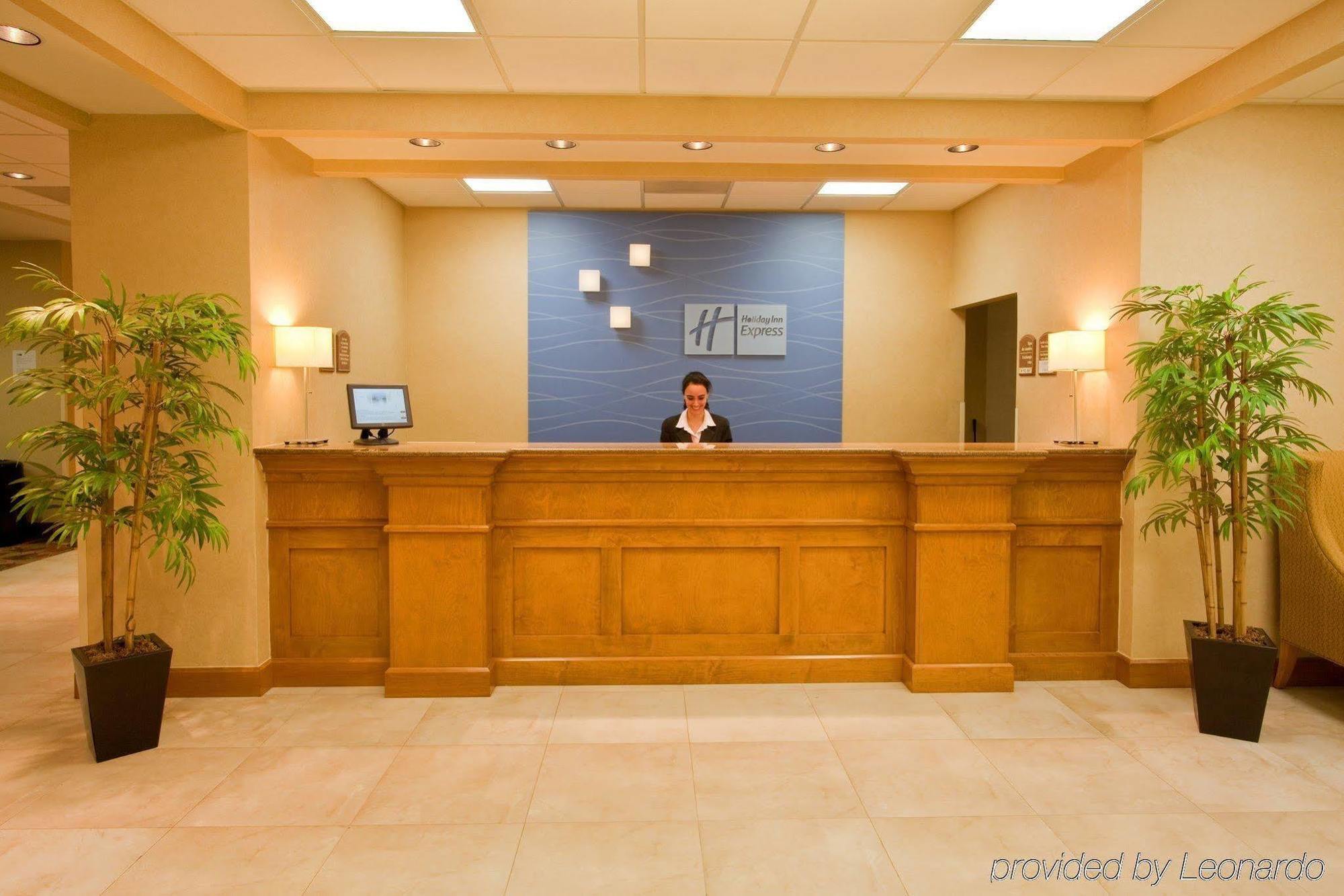 Holiday Inn Express Saltillo Zona Aeropuerto By Ihg Exterior photo